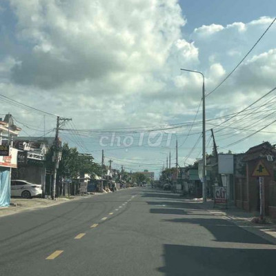 đất thổ cư trên đường chính gần chợ đại hiệp