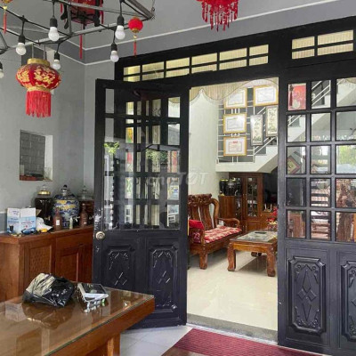 Cho Thuê Nhà Nguyên Căn Ngay Quảng Trường Tỉnh