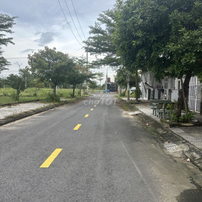 Hàng hiếm ! Bán đất đường 5,5m sau lưng trường tiểu học Lê Hồng Phong