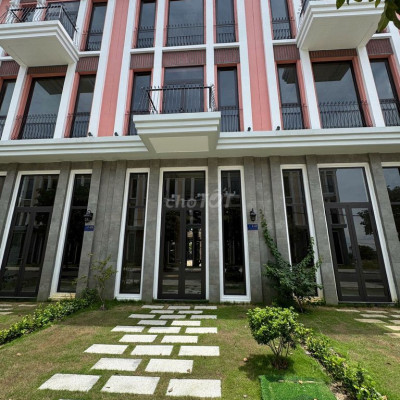 Bán căn mini Villa  Hội An - Nhà xây Thô Hoàn Thiện mặt Ngoài