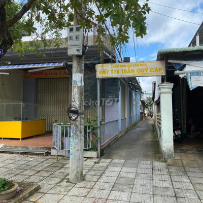 Nhà đất 2MT đường 27m