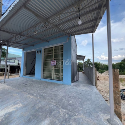 toalet điện nước riêng dt 18-24m2 sát cầu tam hoà. Tiện kinh doanh