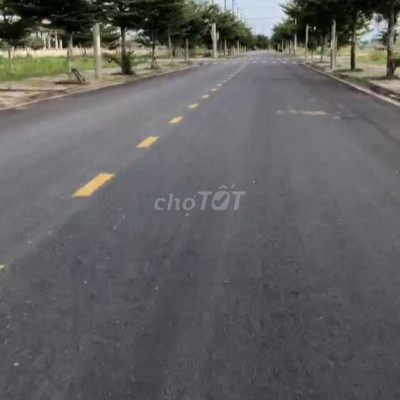 Đất nền mặt tiền đường 20m5 cách biển 700m chỉ 1ty45 rosa riverside