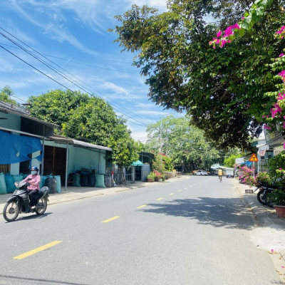 TRUNG TÂM THỊ TRẤN NAM PHƯỚC CẠNH CHỢ KD BUÔN BÁN SẦM UẤT