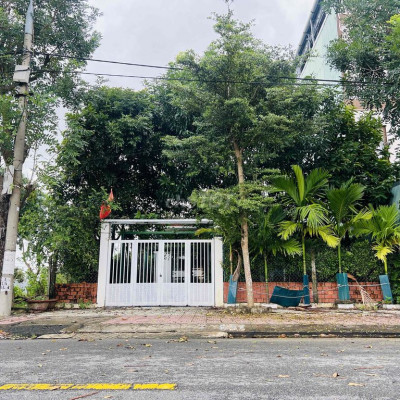 Nhà vườn 2 phòng ngủ, đối diện hồ sinh thái