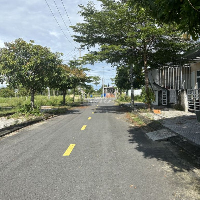 HIẾM, HOT! SỤP HẦM lô đất đường 5,5m sau lưng trường TH Lê Hồng Phong