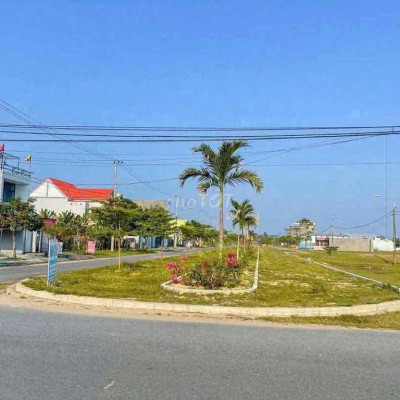 mặt tiền đường Trịnh Hoài Đức, lô sạch đẹp