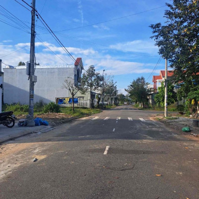 Đường 7m5 khu đô thị Điện Ngọc-Gần FPT