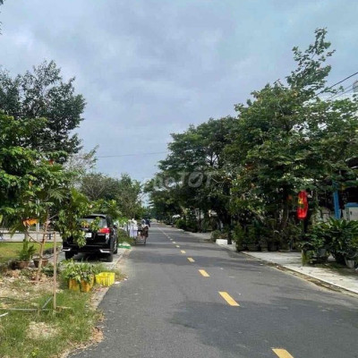 Bán nhanh nhà c4 kiên cố view công viên khu vực hội an